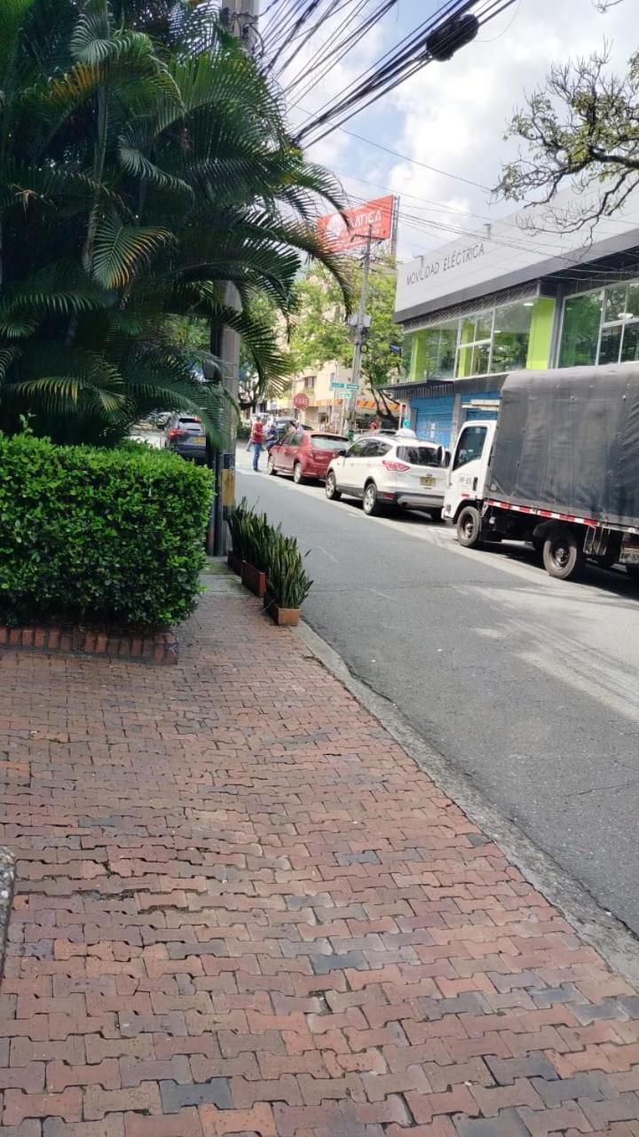Excelente En Parque El Poblado * Medellin